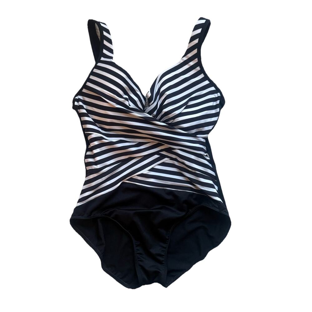 MIRACLESUIT Mayan Stripe Escape One Piece Swimsuit Black White Slimming Size 18 - Picture 2 of 8